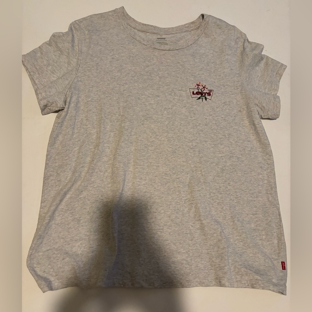 Levis embroidered tee